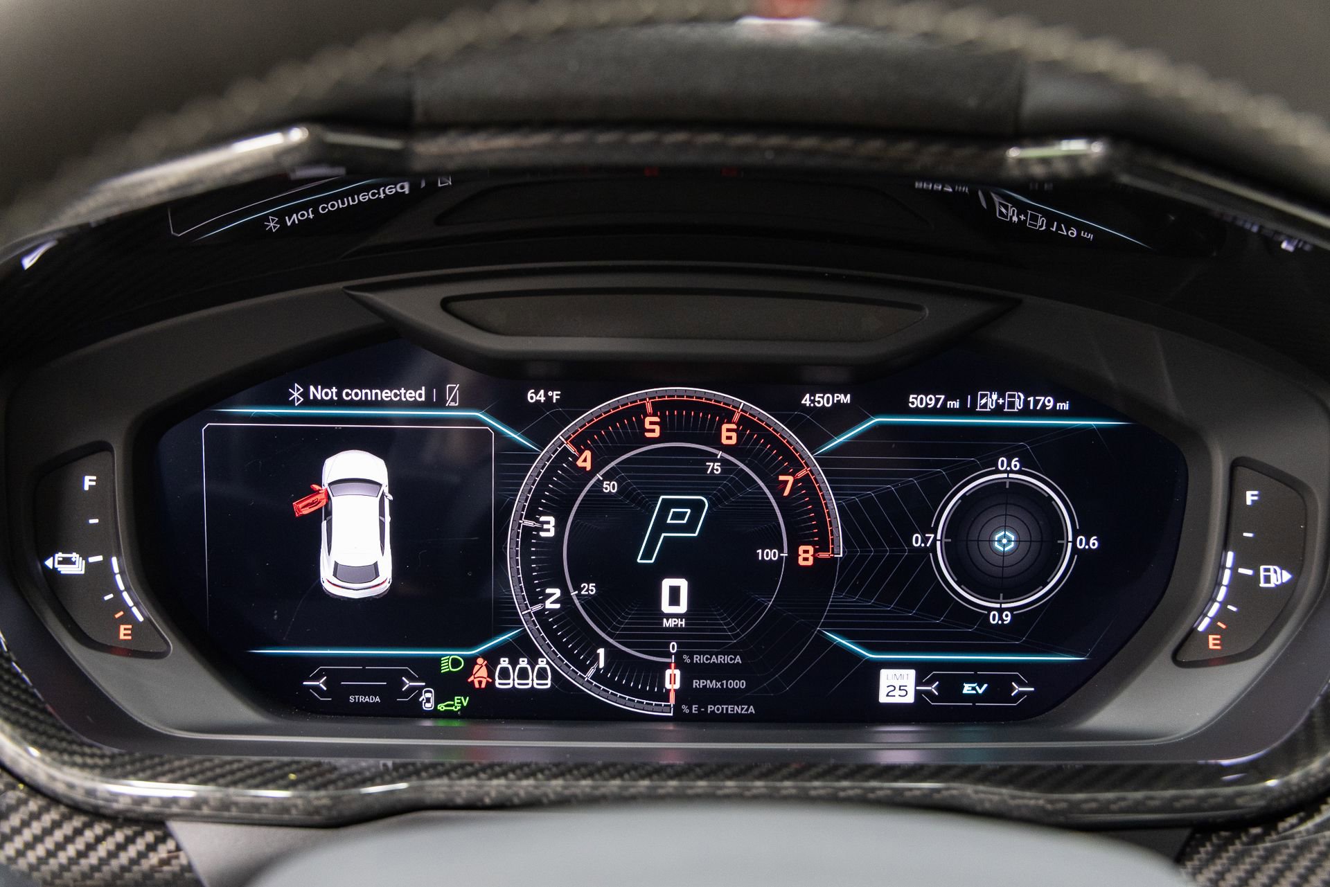 Used 2025 Lamborghini Urus SE image 17