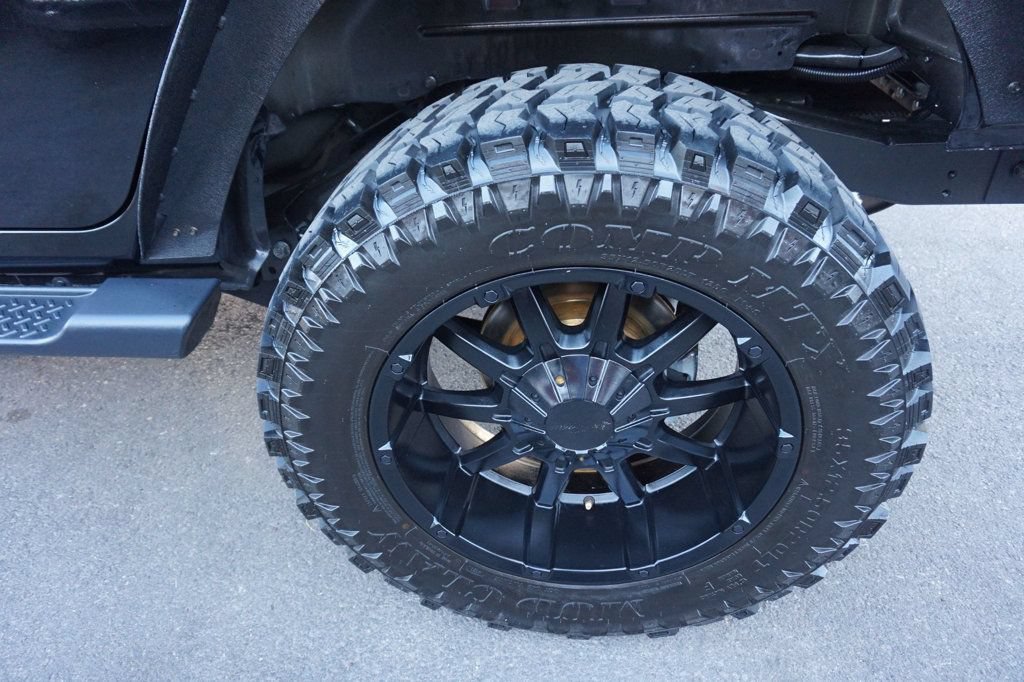 Used 2018 Jeep Wrangler Unlimited Sahara AWD/4WD image 14