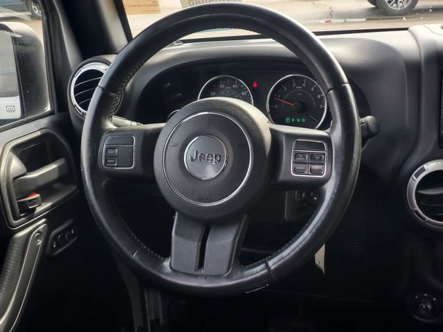 Used 2015 Jeep Wrangler Unlimited Sahara w/ Dual Top Group image 21