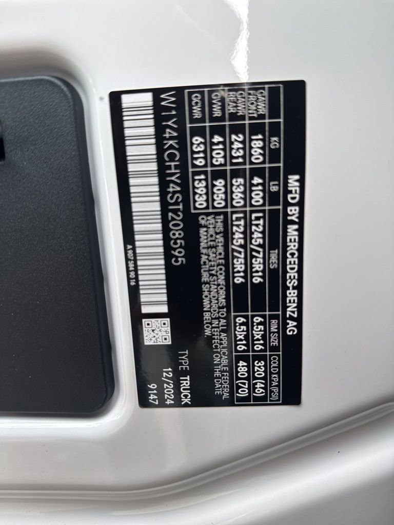 Used 2025 Mercedes-Benz Sprinter 2500 image 23