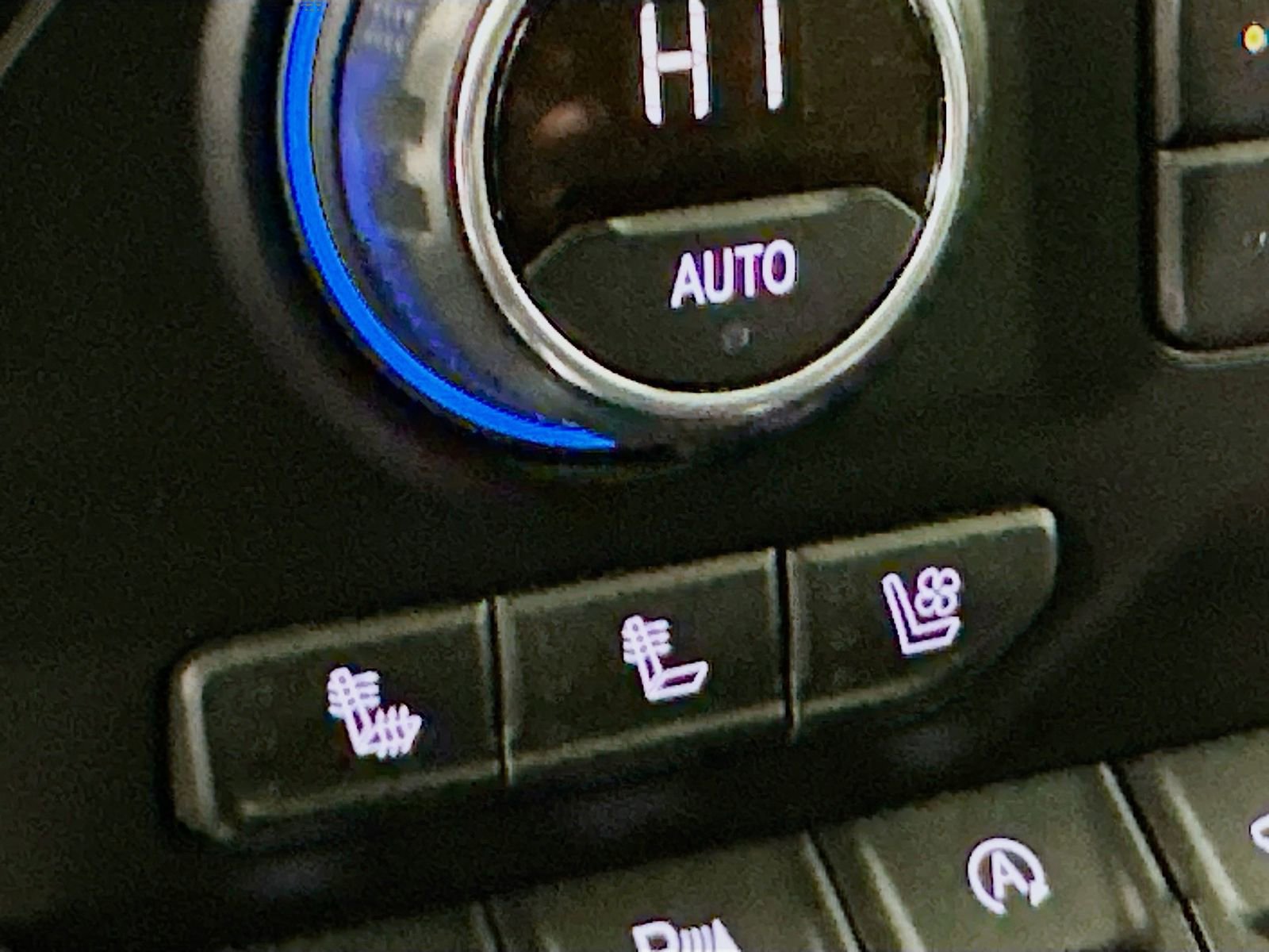 Used 2019 Chevrolet Silverado 1500 LTZ image 22