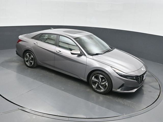 Used 2023 Hyundai Elantra Limited image 28