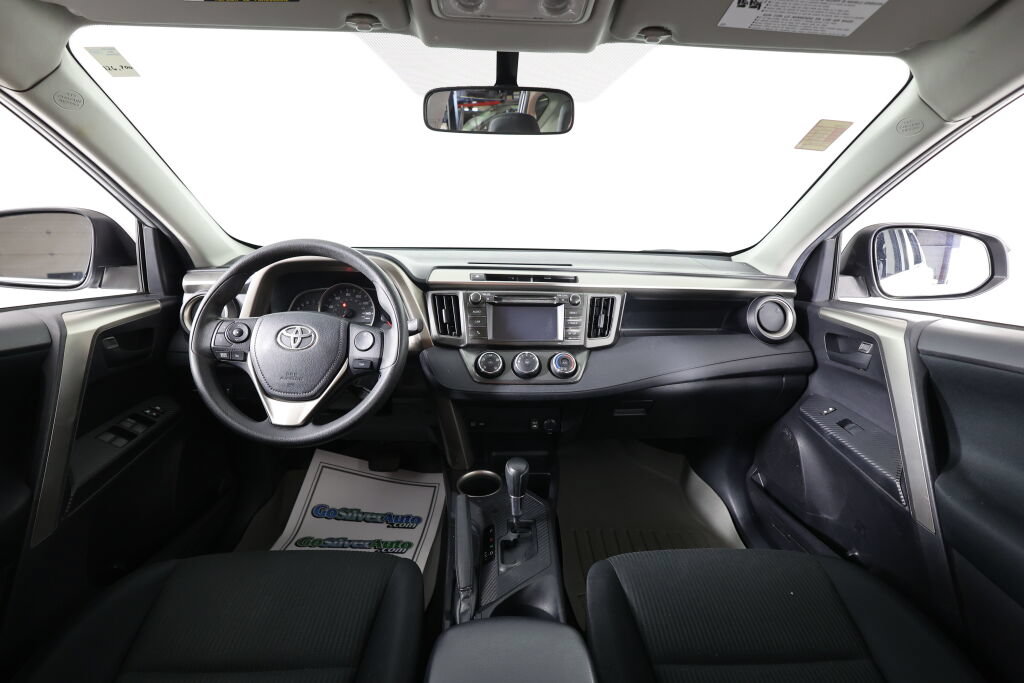 Used 2015 Toyota RAV4 LE AWD/4WD image 28