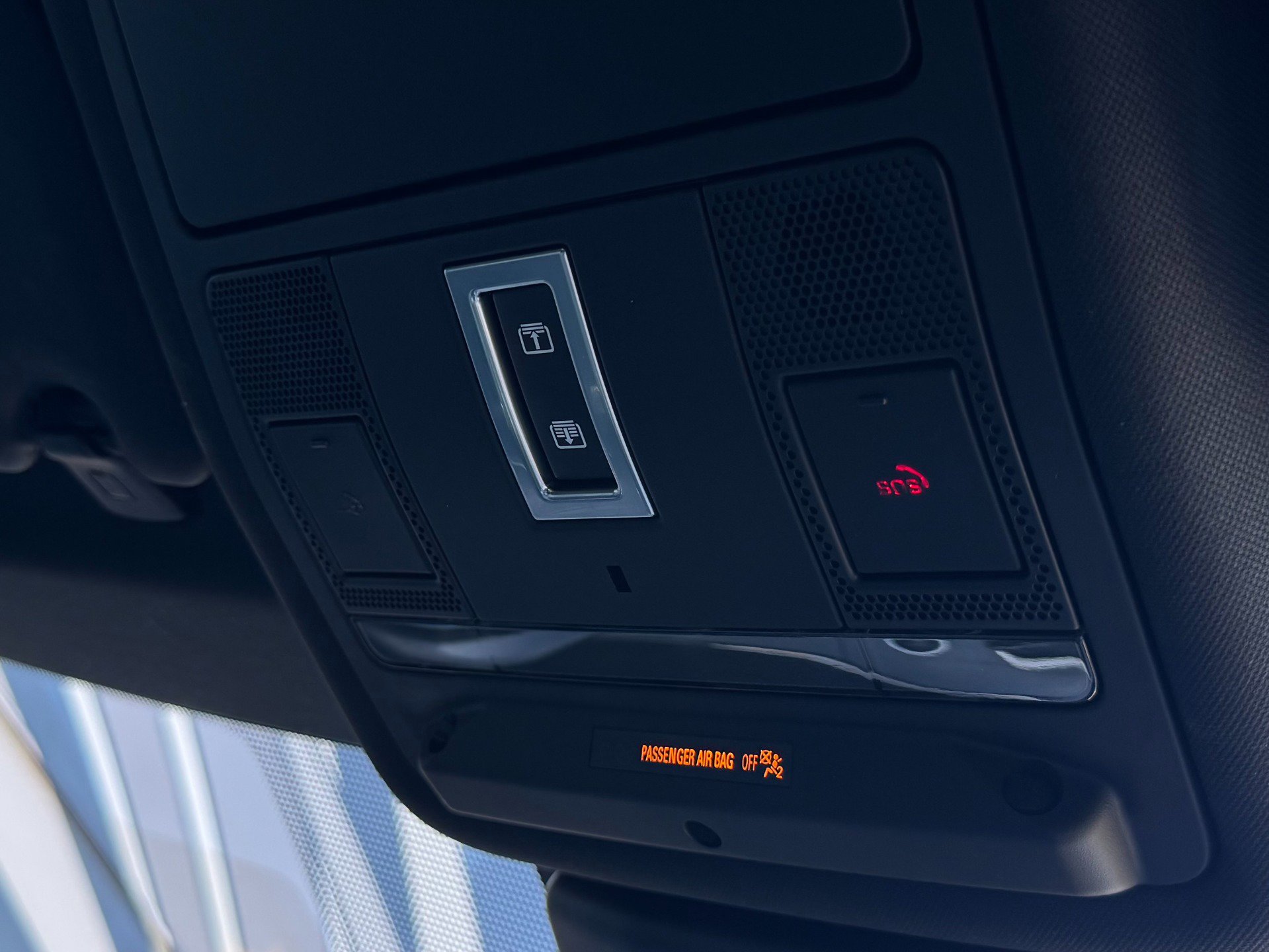 Used 2020 Land Rover Range Rover Evoque R-Dynamic SE image 41