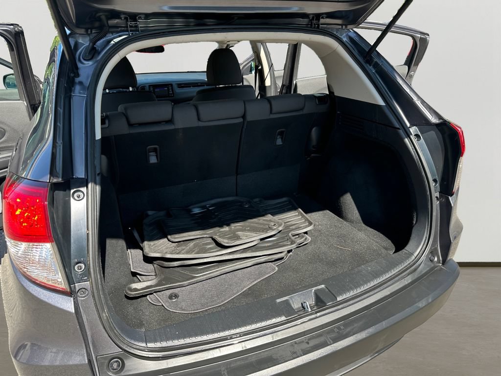 Certified 2022 Honda HR-V LX image 29