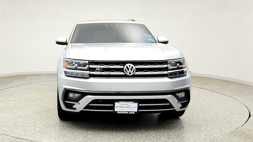 Used 2018 Volkswagen Atlas SEL w/ R-Line Package AWD/4WD image 2