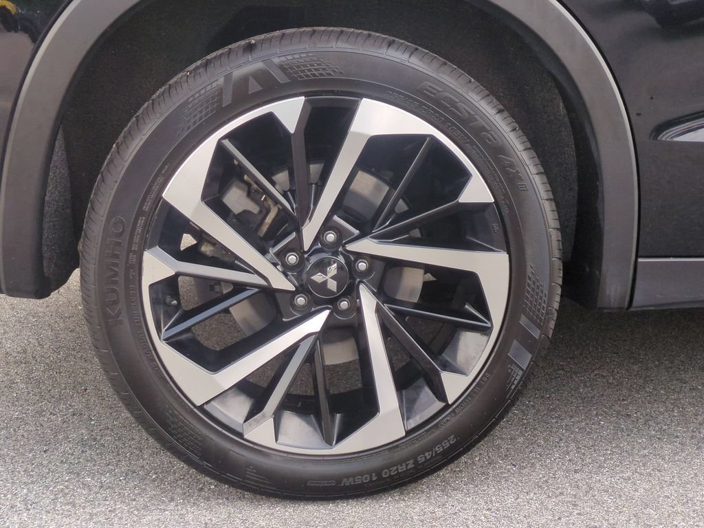 Used 2024 Mitsubishi Outlander FWD image 19