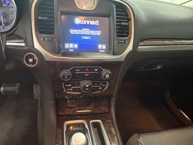 Used 2018 Chrysler 300 Limited AWD/4WD image 19