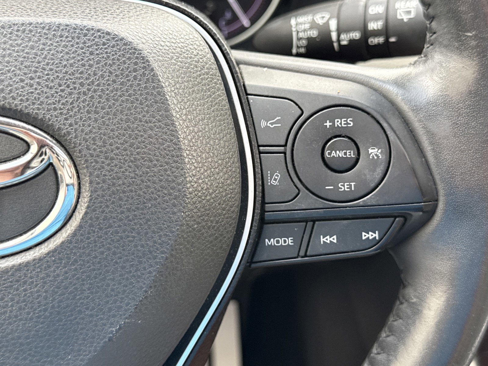 Used 2020 Toyota RAV4 Limited w/ Limited Grade Weather Package FWD image 24