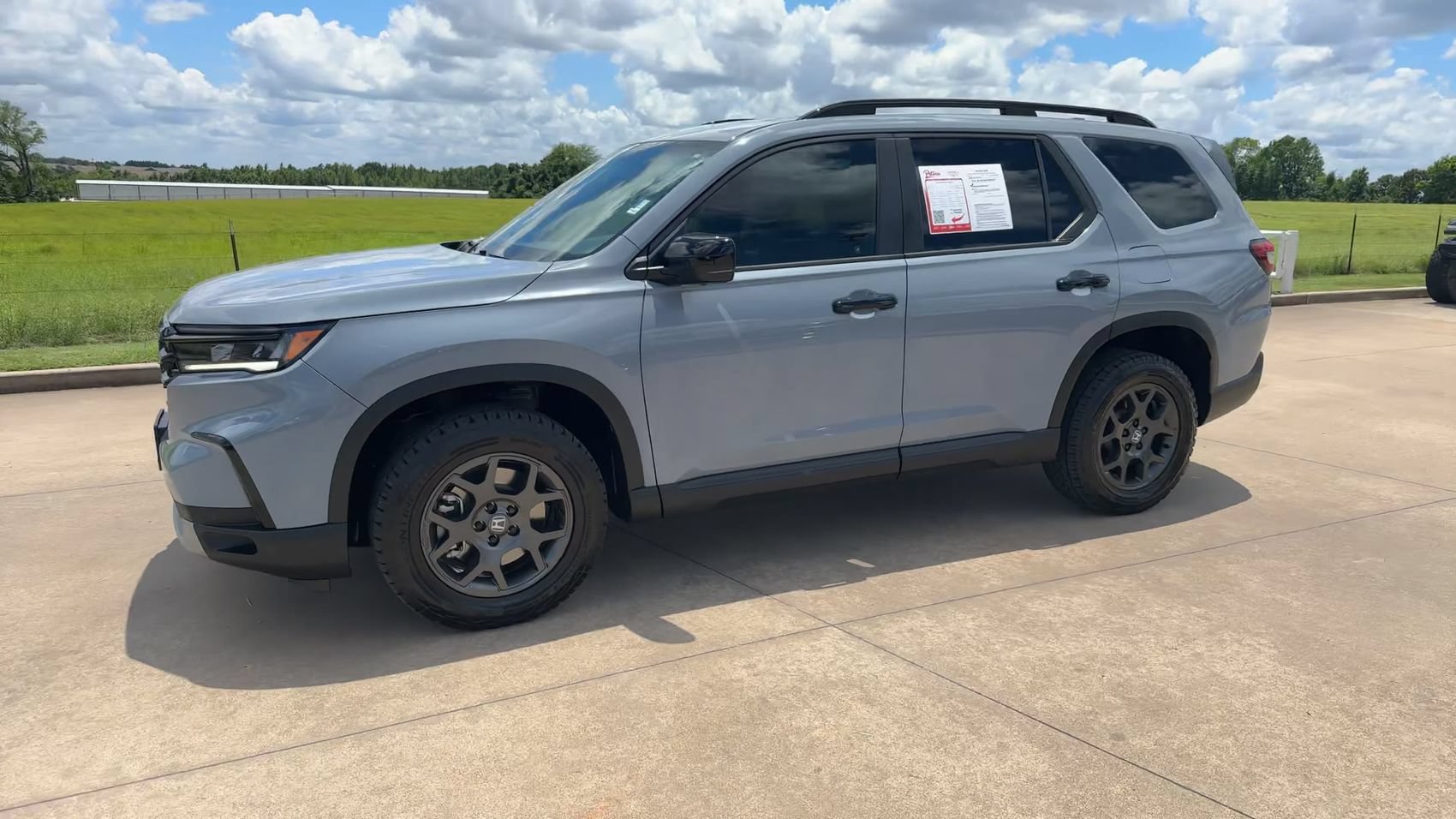 Used 2024 Honda Pilot TrailSport image 5