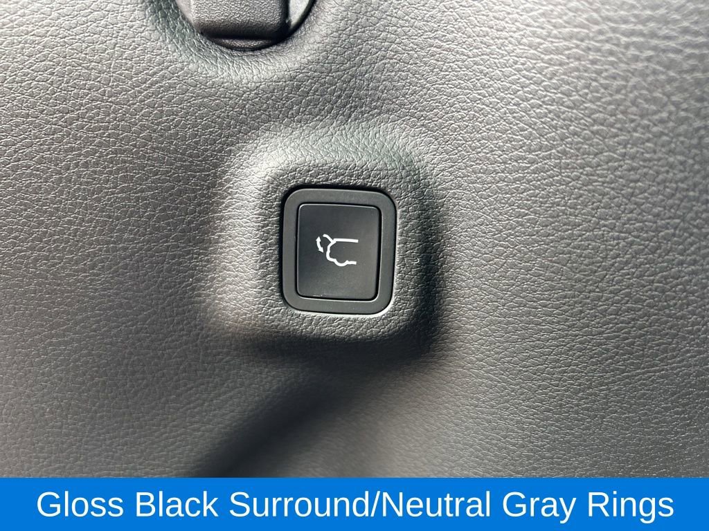 Used 2025 Jeep Compass Latitude w/ Sun & Sound Group AWD/4WD image 12