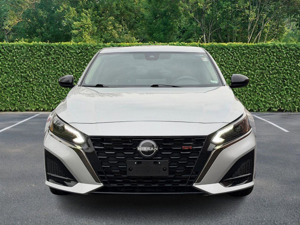 Used 2024 Nissan Altima 2.5 SR w/ SR Premium Package image 8