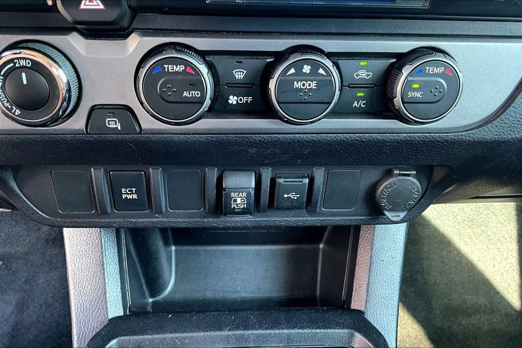 Used 2021 Toyota Tacoma SR5 AWD/4WD image 17