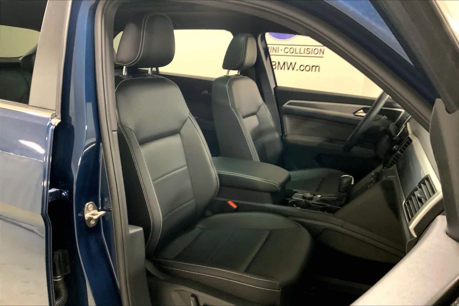 Used 2022 Volkswagen Atlas Cross Sport SEL R-Line w/ Cross Sport MDO Package AWD/4WD image 8