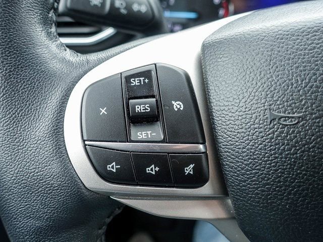 Used 2023 Ford Explorer XLT w/ Equipment Group 202A image 3