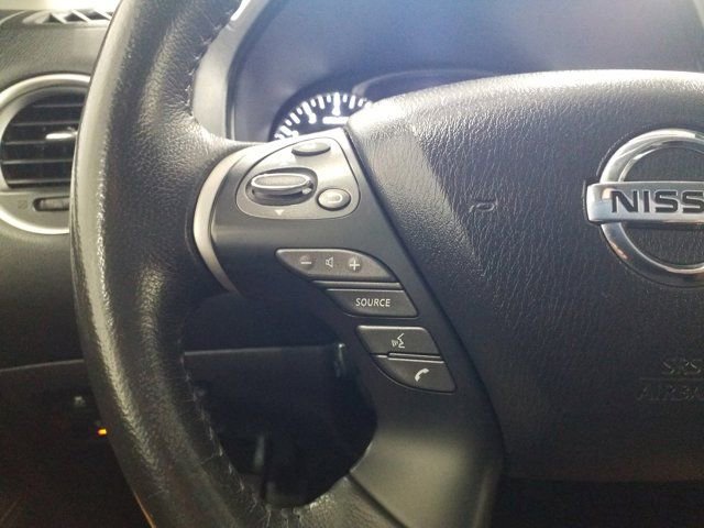 Used 2017 Nissan Pathfinder Platinum w/ Family Entertainment Package AWD/4WD image 4