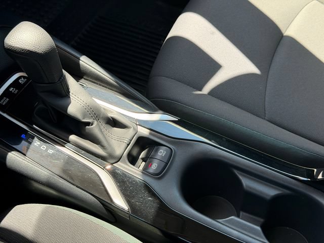 Used 2022 Toyota Corolla LE FWD image 11