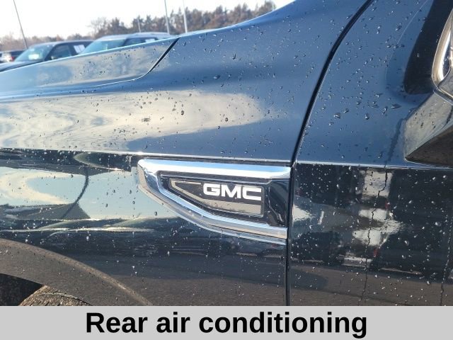 Used 2024 GMC Yukon SLT image 7