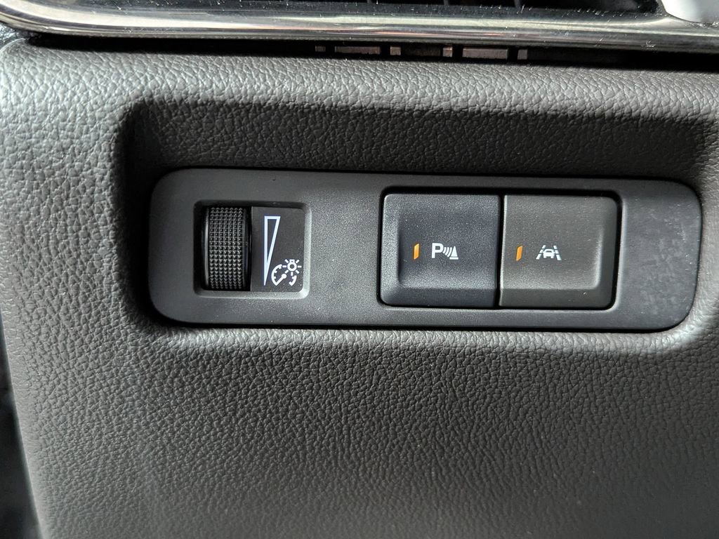 Used 2018 Cadillac ATS Luxury w/ Safety and Security Package AWD/4WD image 39