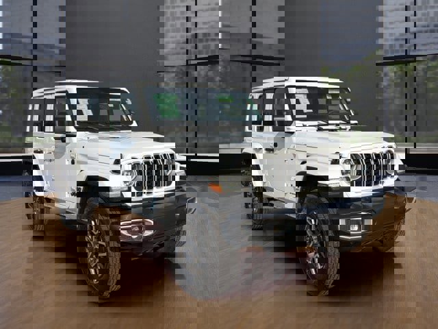Used 2025 Jeep Wrangler Sahara image 10