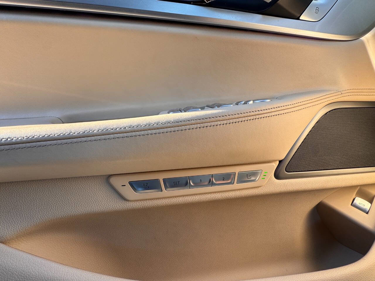 Used 2016 BMW 750i xDrive AWD/4WD image 25