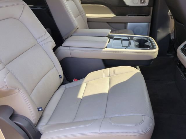 Used 2022 Lincoln Navigator Reserve image 39