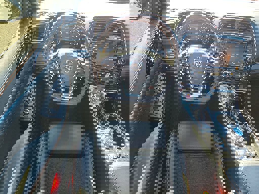 Used 2022 Nissan Maxima SR image 11