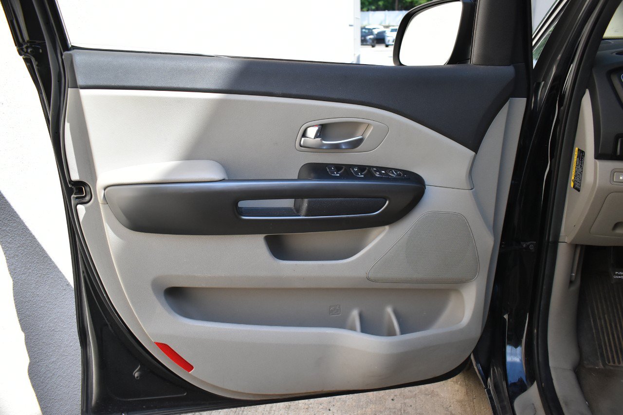 Used 2021 Kia Sedona LX FWD image 14