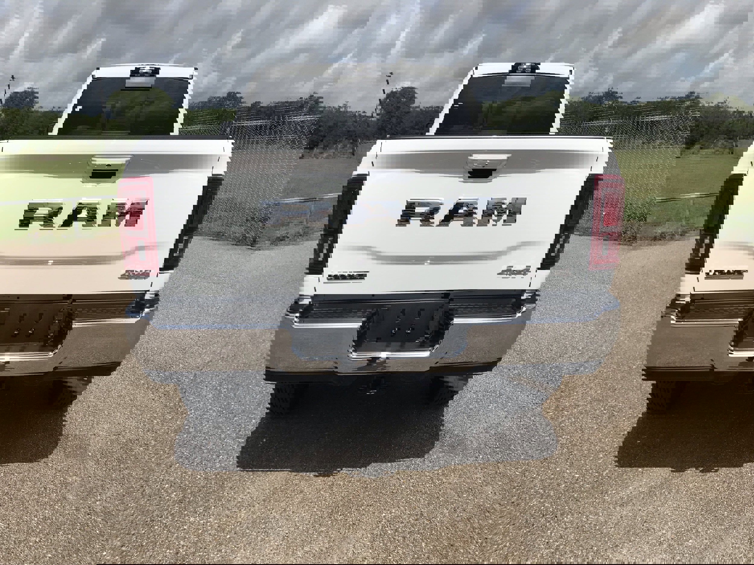 New 2025 RAM 2500 Laramie image 9