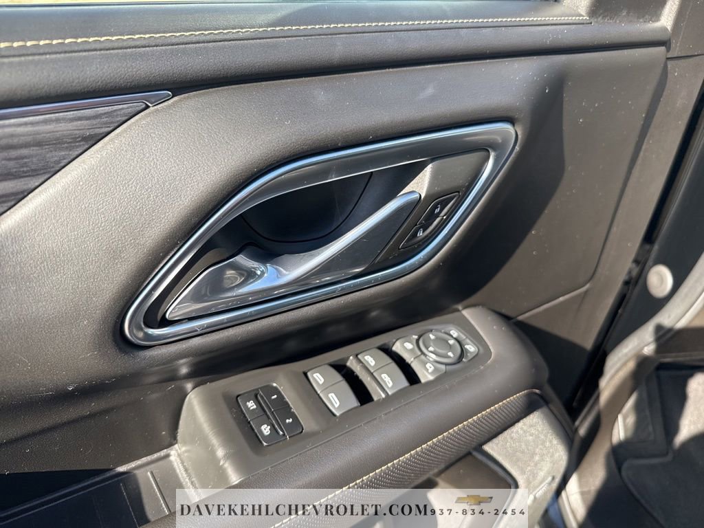 Used 2021 GMC Yukon XL SLT w/ SLT Premium Package image 10