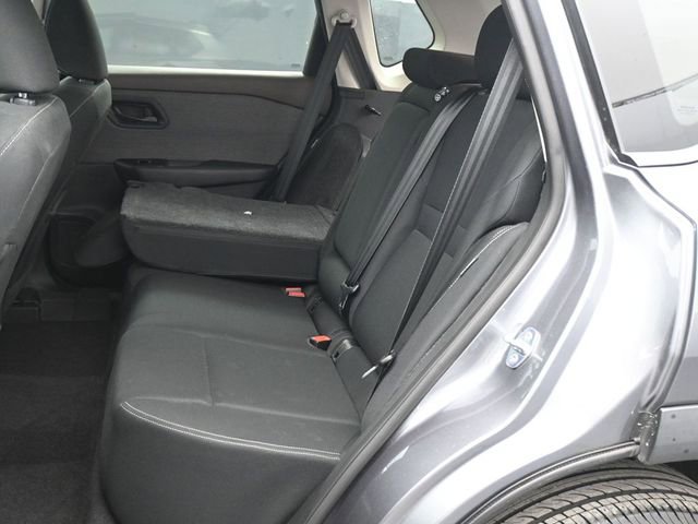 Used 2023 Nissan Rogue S image 15