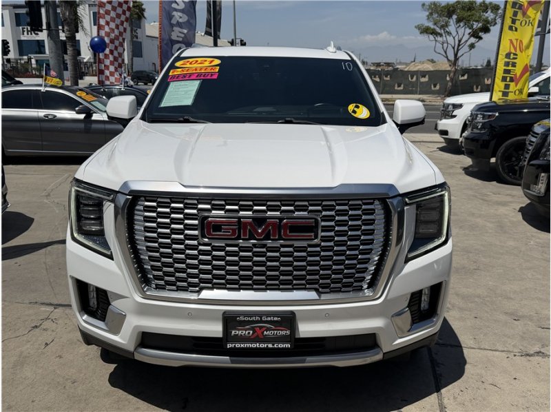 Used 2021 GMC Yukon Denali w/ Denali Premium Package RWD image 2