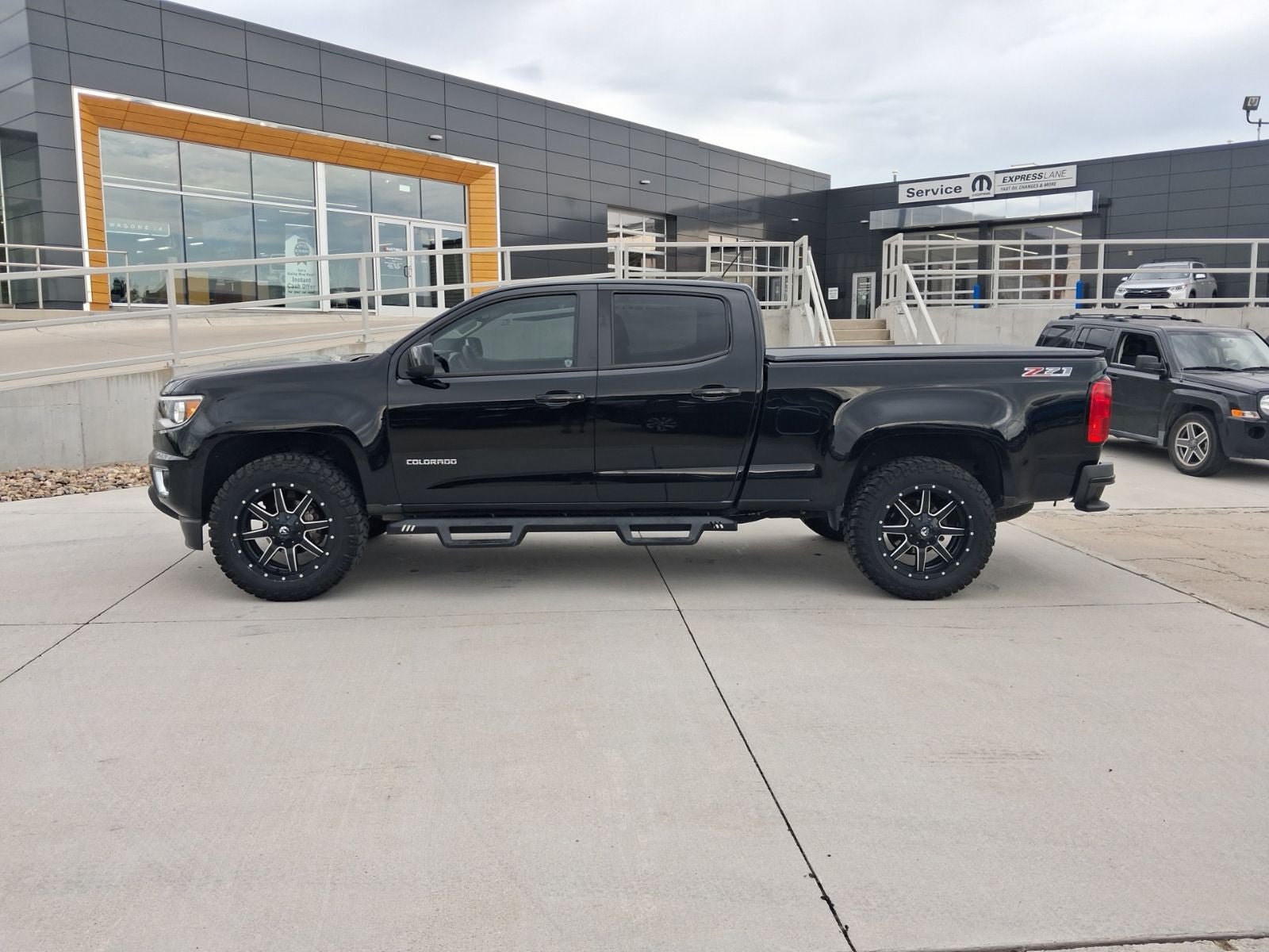Used 2020 Chevrolet Colorado Z71 AWD/4WD image 2