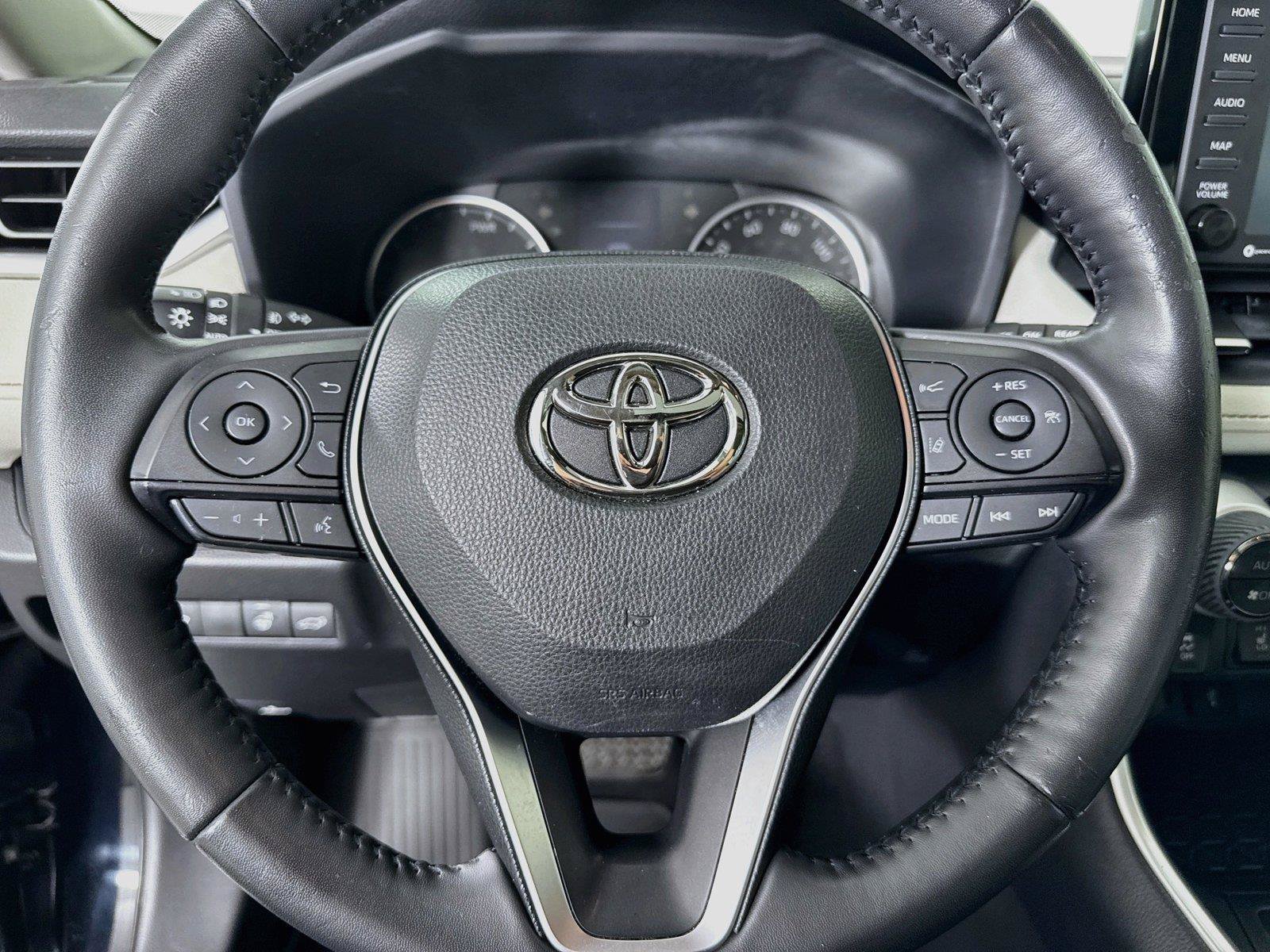Certified 2021 Toyota RAV4 XLE Premium AWD/4WD image 16