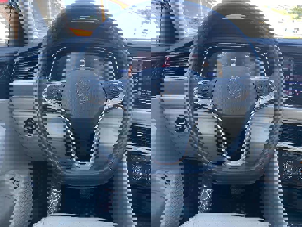 Used 2024 Volkswagen Jetta SE image 6