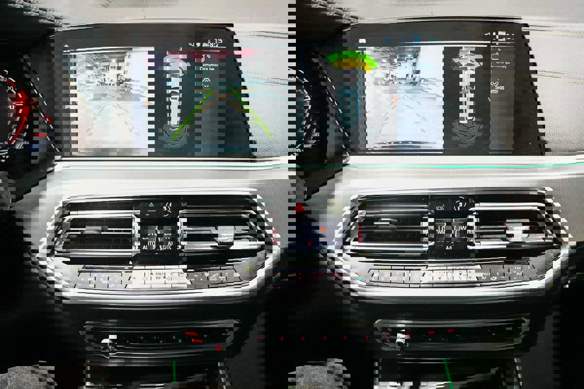 Used 2021 BMW X5 xDrive40i w/ Premium Package image 14