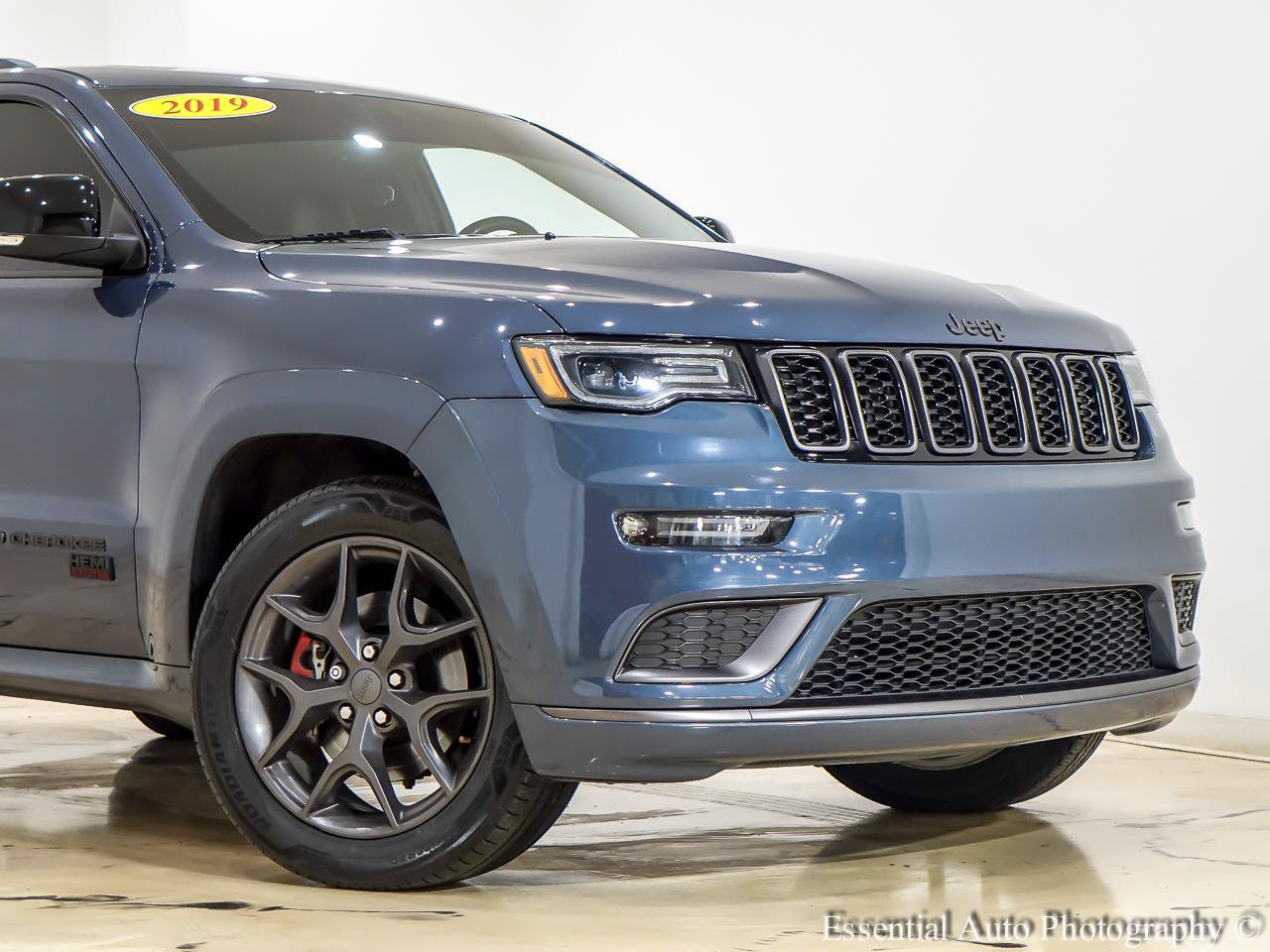 Used 2019 Jeep Grand Cherokee Limited X AWD/4WD image 2