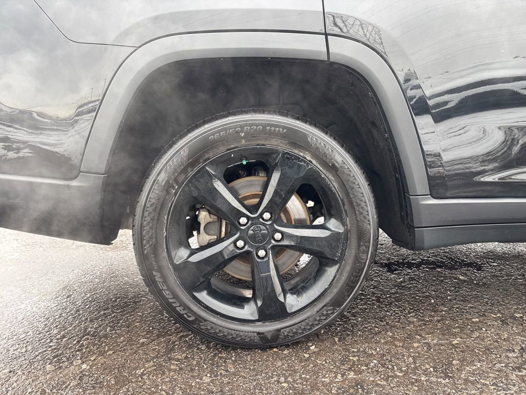 Used 2023 Jeep Grand Cherokee L Laredo image 34