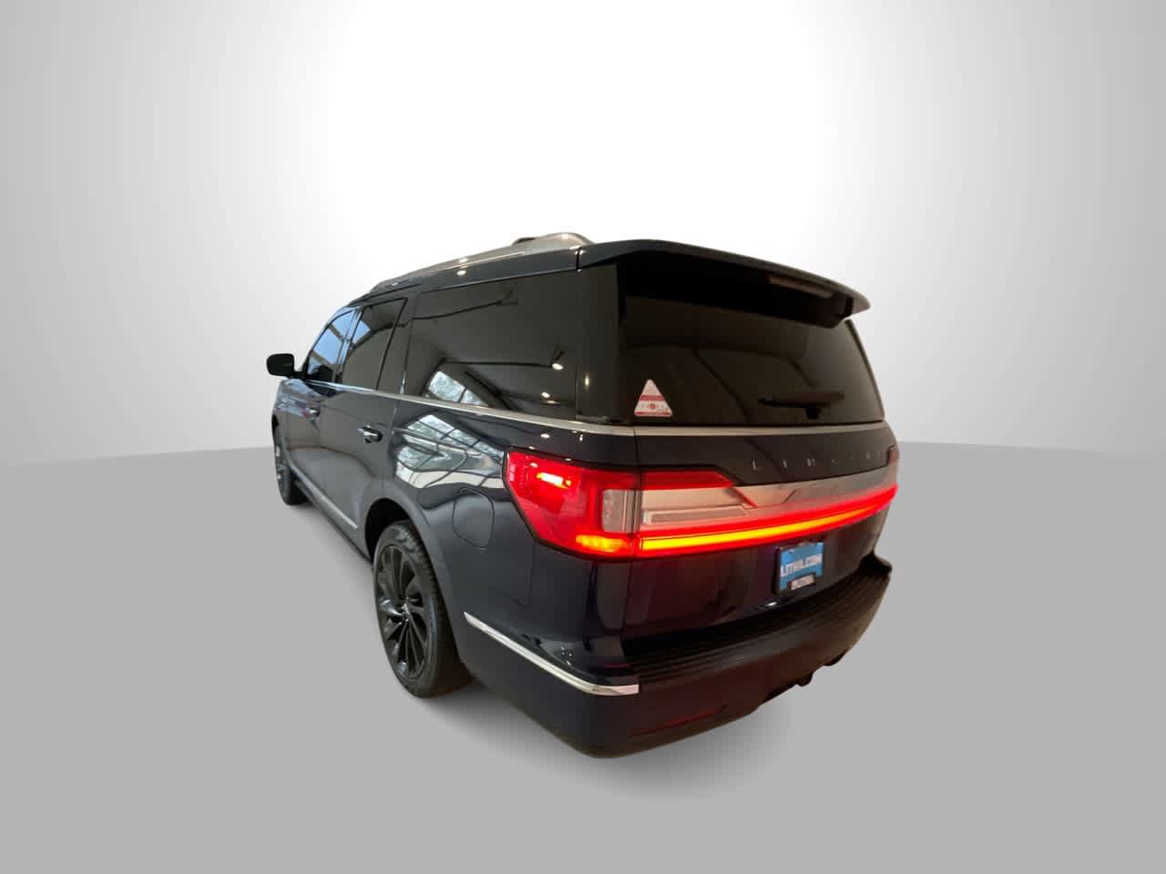 Used 2020 Lincoln Navigator Black Label w/ Cargo Convenience Package AWD/4WD image 6