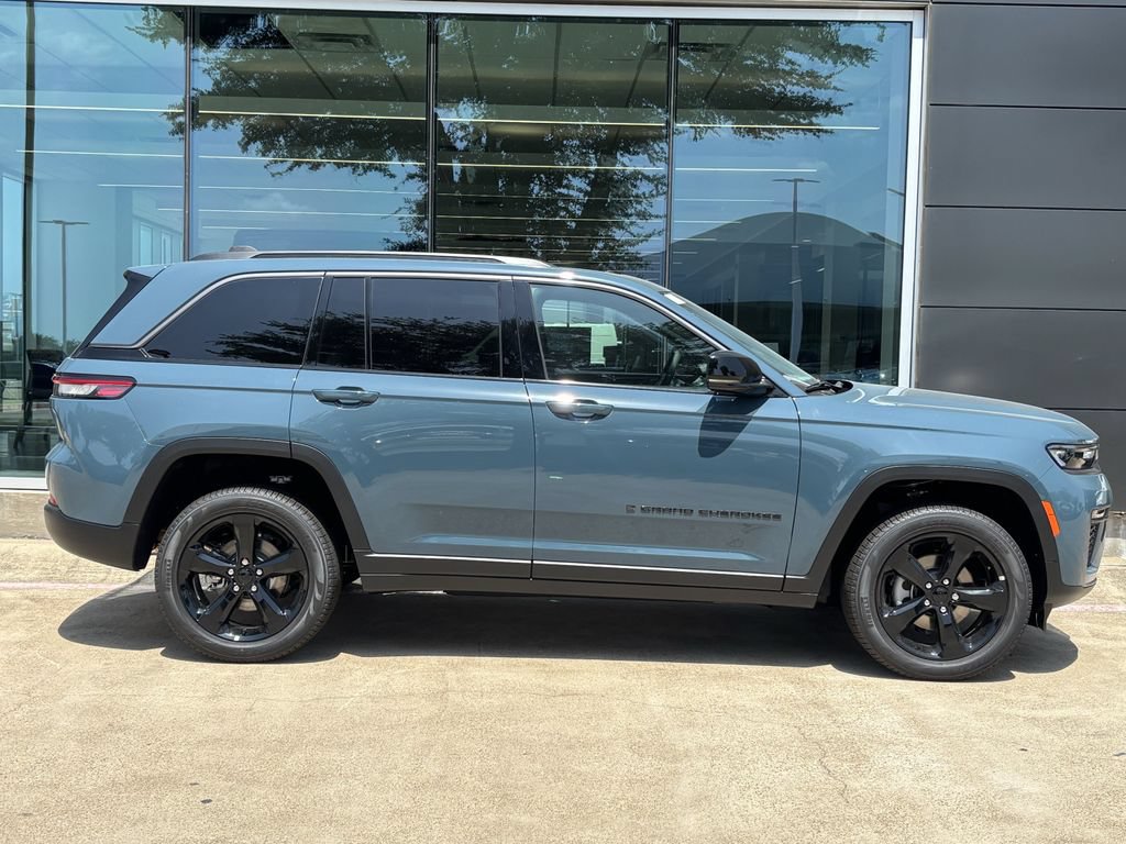 New 2026 Jeep Grand Cherokee Limited w/ Limited Altitude Package AWD/4WD image 2