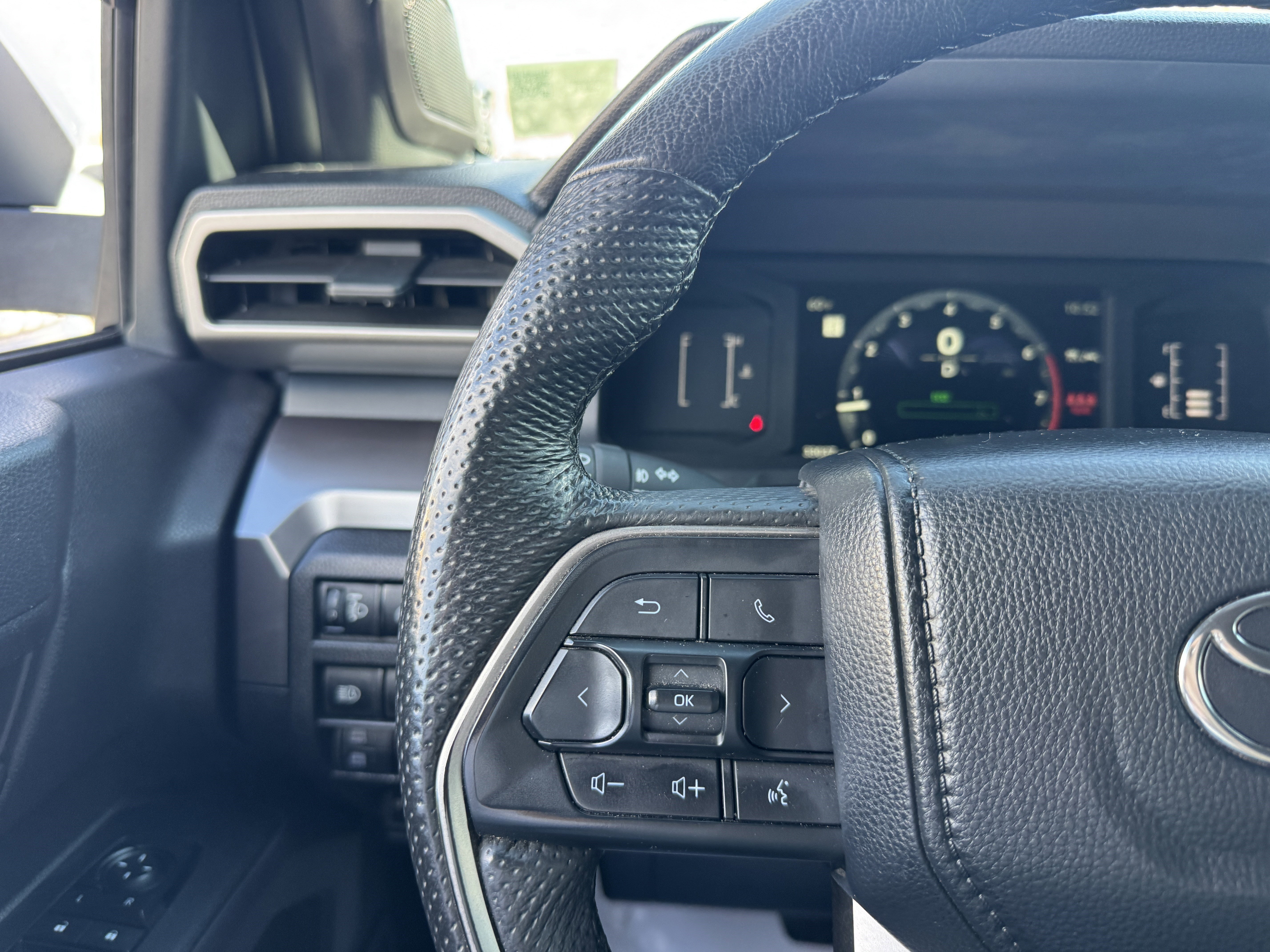 Certified 2024 Toyota Tacoma SR5 image 22