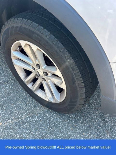 Used 2017 Ford Explorer XLT w/ Equipment Group 202A FWD image 13