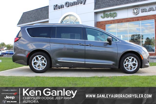 Used 2018 Chrysler Pacifica Touring-L w/ Tire & Wheel Group