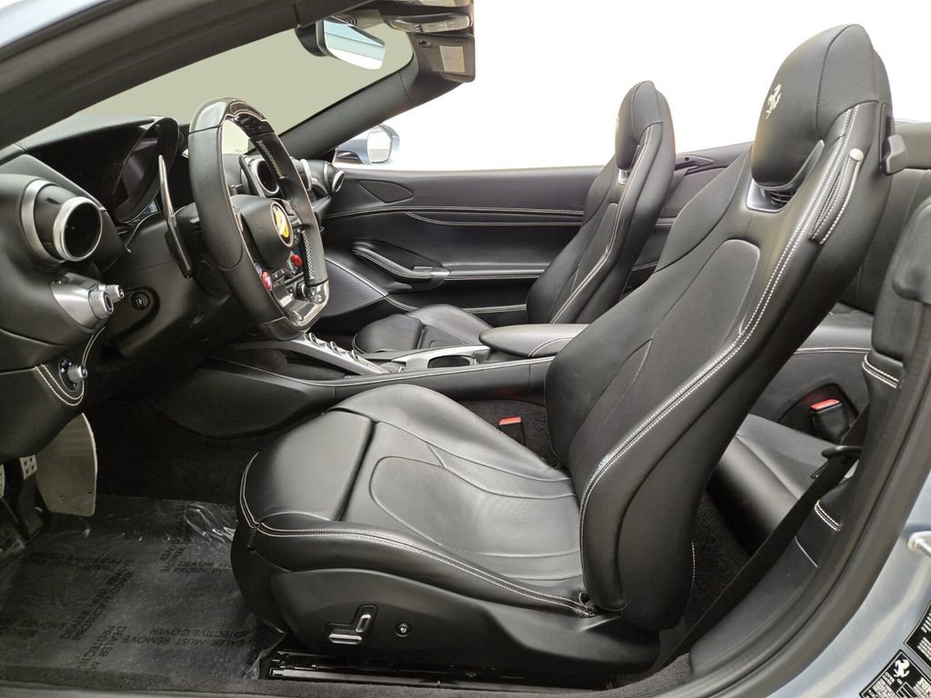 Used 2022 Ferrari Portofino M RWD image 17