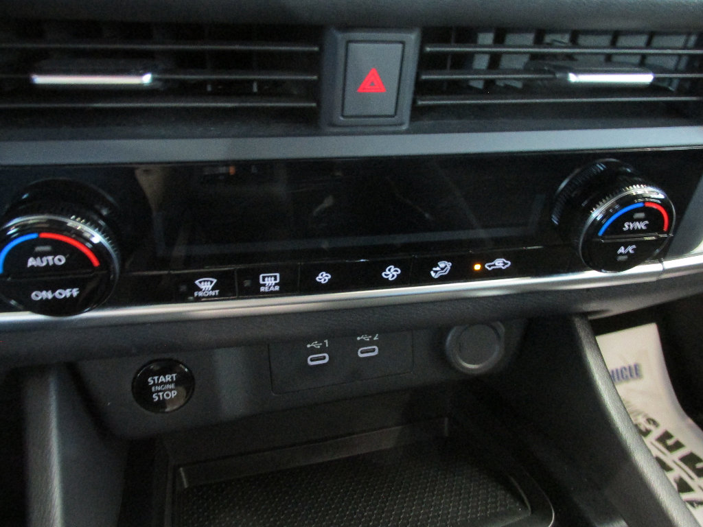 Used 2024 Nissan Rogue SV image 23