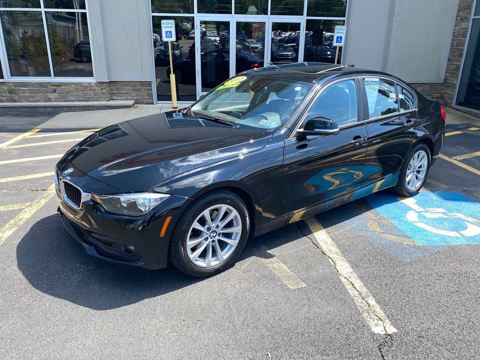 Used 2017 BMW 320i xDrive Sedan AWD/4WD image 2