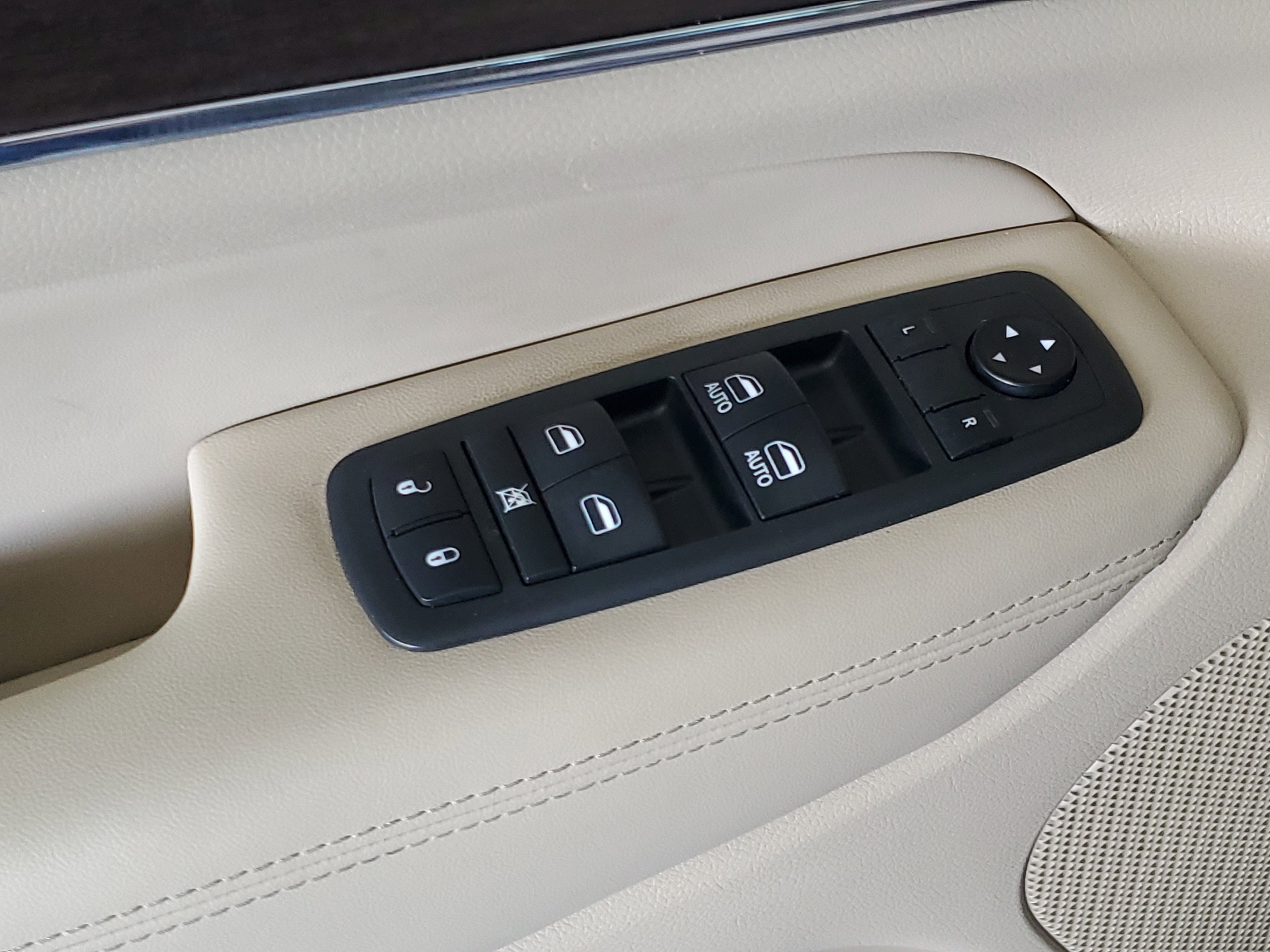 Used 2018 Jeep Grand Cherokee Limited RWD image 15