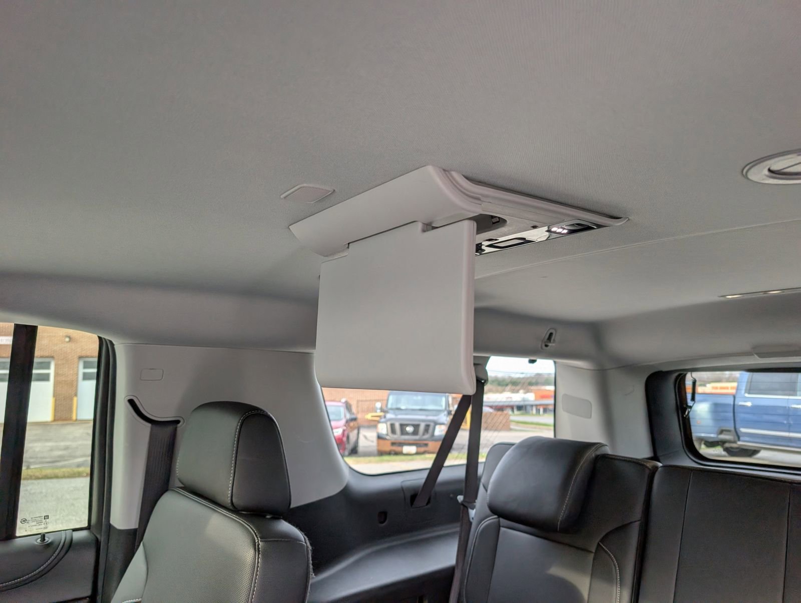 Used 2019 Chevrolet Suburban Premier image 14