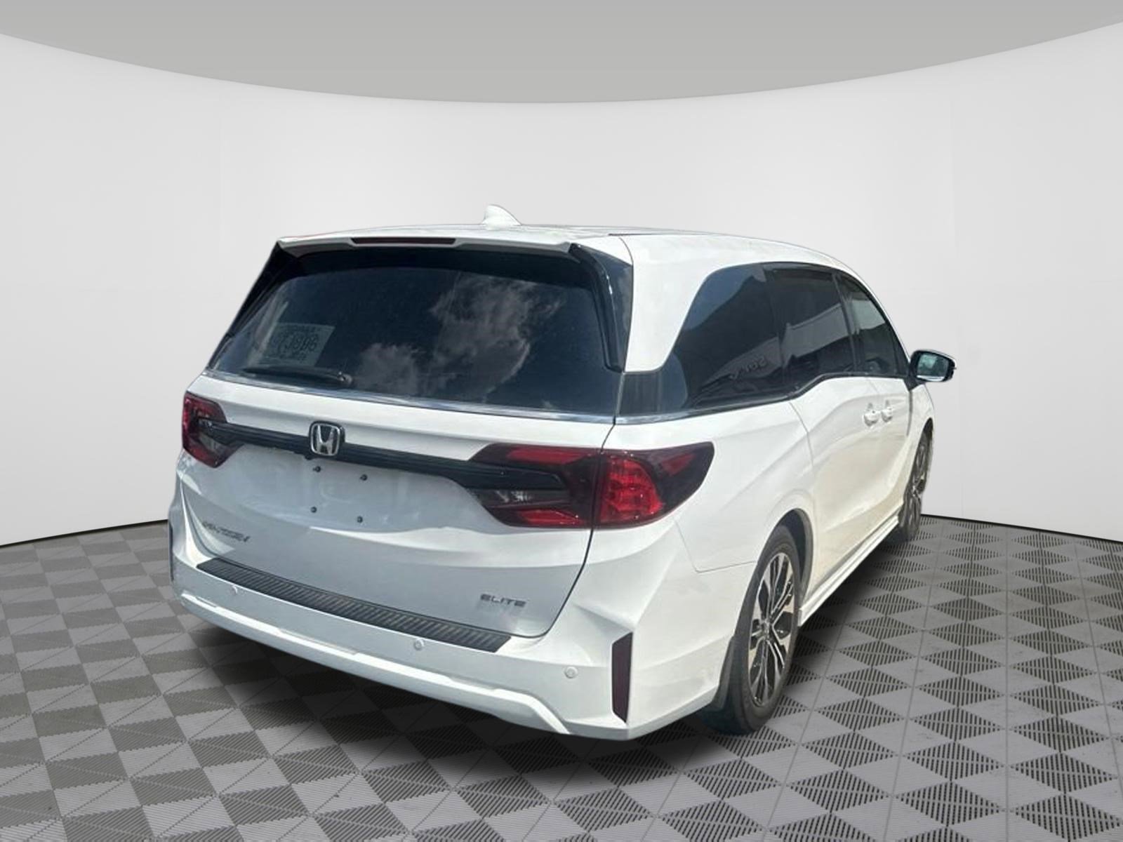 Used 2026 Honda Odyssey Elite image 4