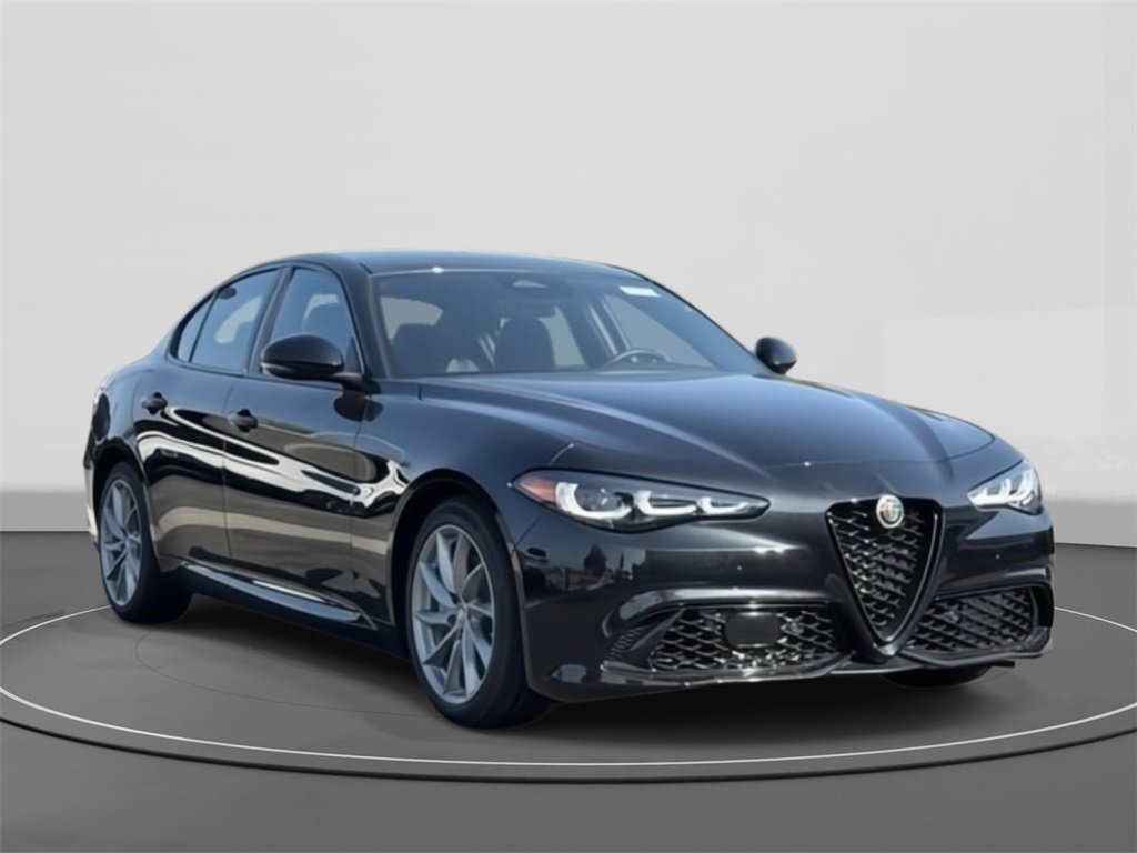 New 2025 Alfa Romeo Giulia Base